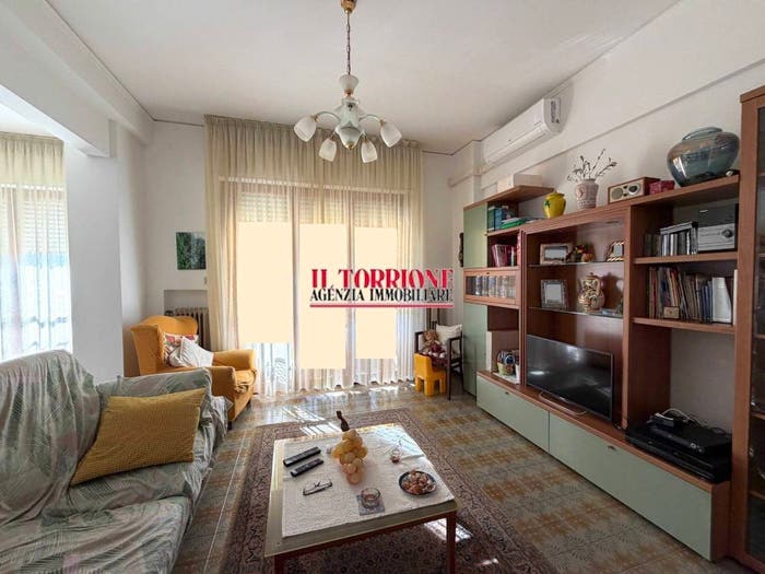 Appartamento con 6 locali in vendita in Via Vittorio Veneto, Centro, Pescia