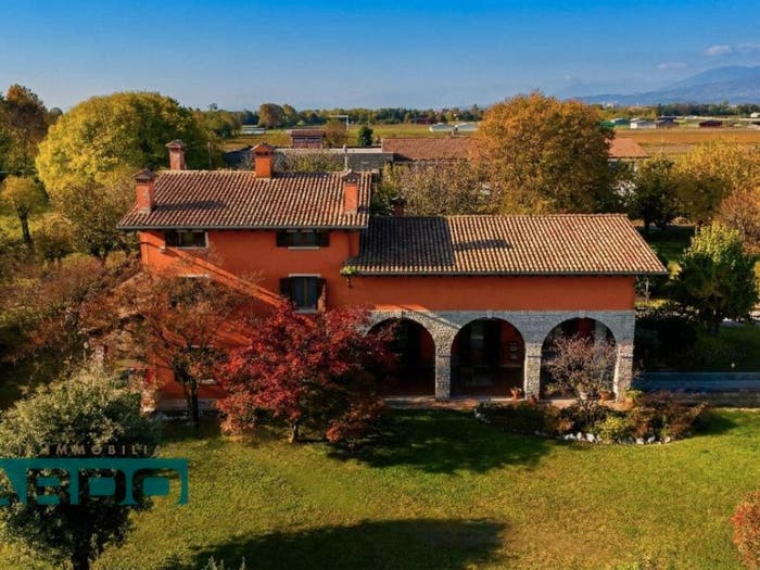 Casa con 6 locali in vendita in Cassola