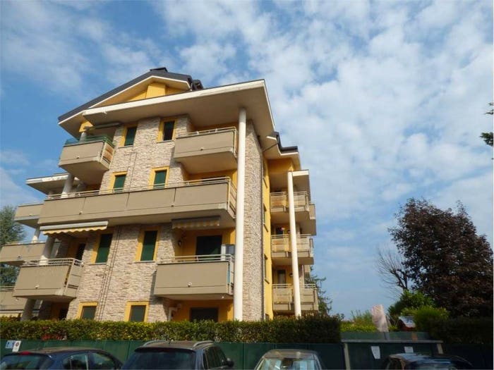 Appartamento trilocale in vendita in via della repubblica a, Centro, Lentate sul Seveso