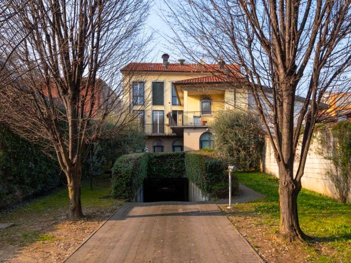 Casa con 6 locali in vendita in Via G Verdi, Cassano Magnago