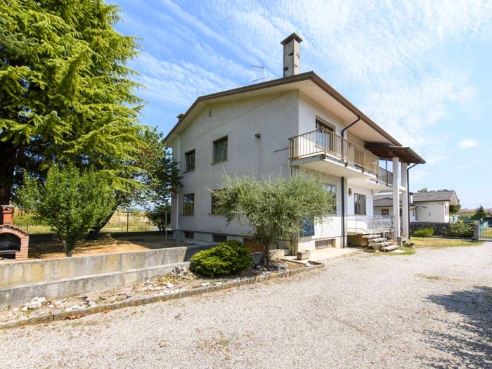 Appartamento con 6 locali in vendita in VIA BATTISTI, Viscone, ChioprisViscone