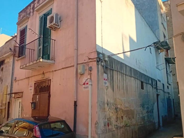 Casa con 6 locali in vendita in Via Varese, Settefrati, Barletta