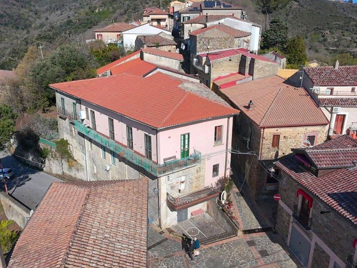Appartamento con 6 locali in vendita in Via Ripetta, Centro, Lustra