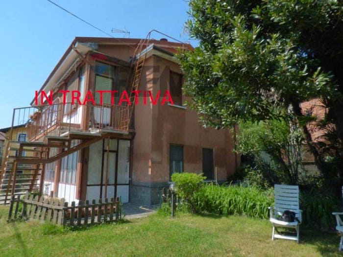 Appartamento bilocale in vendita in Via alla Rocca, Laveno, LavenoMombello