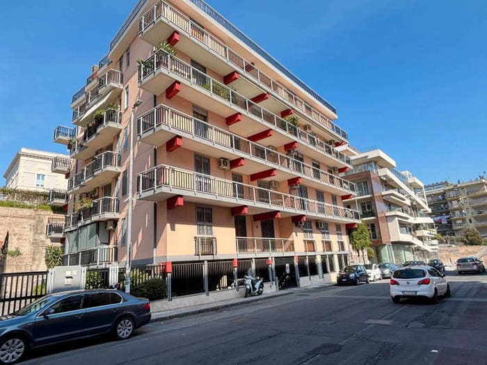 Appartamento con 6 locali in vendita in Via Piermaria Rosso di San Secondo, Vulcania Sanzio, Catania