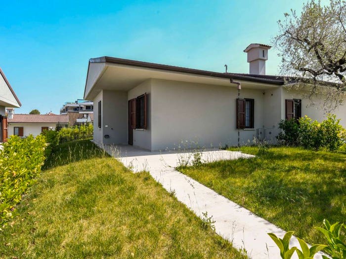 Casa trilocale in vendita in Viale Michelangelo, Desenzano Centro, Desenzano del Garda