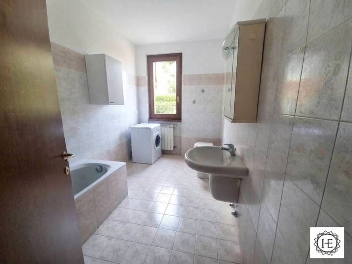 Appartamento bilocale in vendita in Via Foscolo, Centro, Brembate