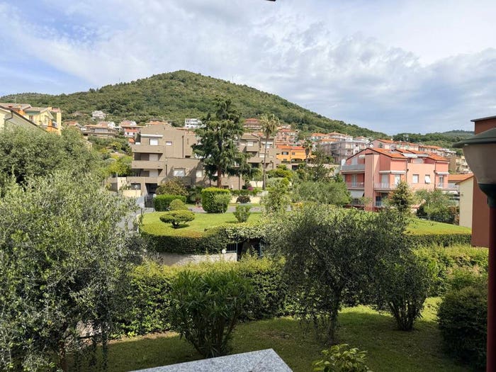Appartamento bilocale in vendita in Via Leon Battista Alberti, Centro, Pietra Ligure