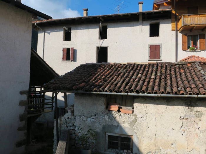 Casa quadrilocale in vendita in Piazza Indipendenza, Enguiso, Ledro
