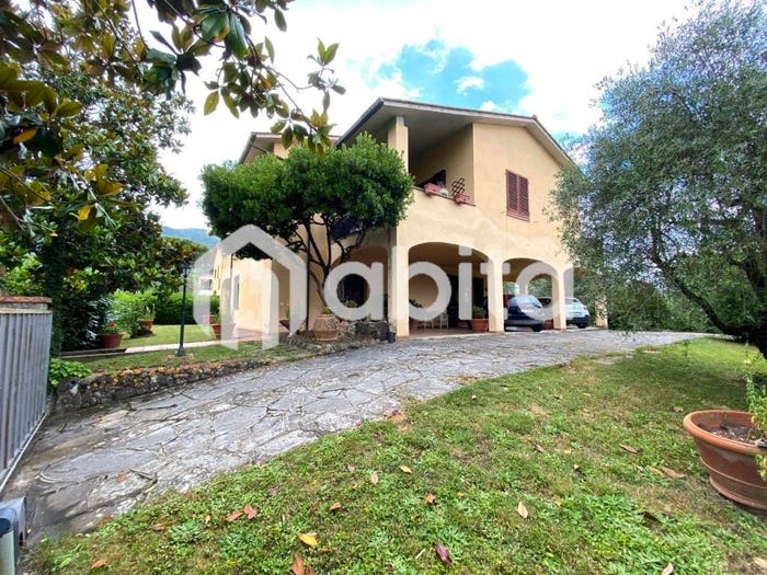 Casa con 6 locali in vendita in Via Poggio alla Croce, Loppiano Pian Delle Macchie, Figline e Incisa Valdarno