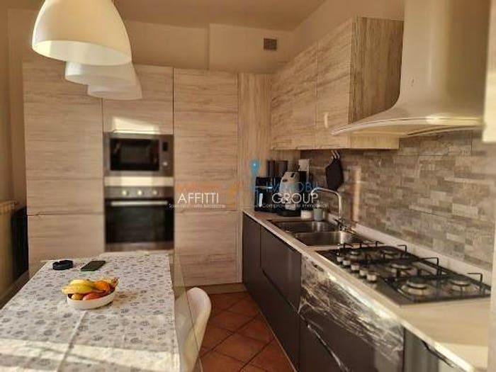 Appartamento con 5 locali in vendita in Via San Leonardo, Marina di Massa Centro, Massa