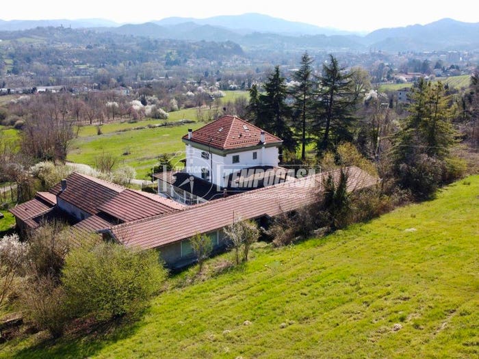 Casa con 6 locali in vendita in Strada parasio, Centro, Ovada