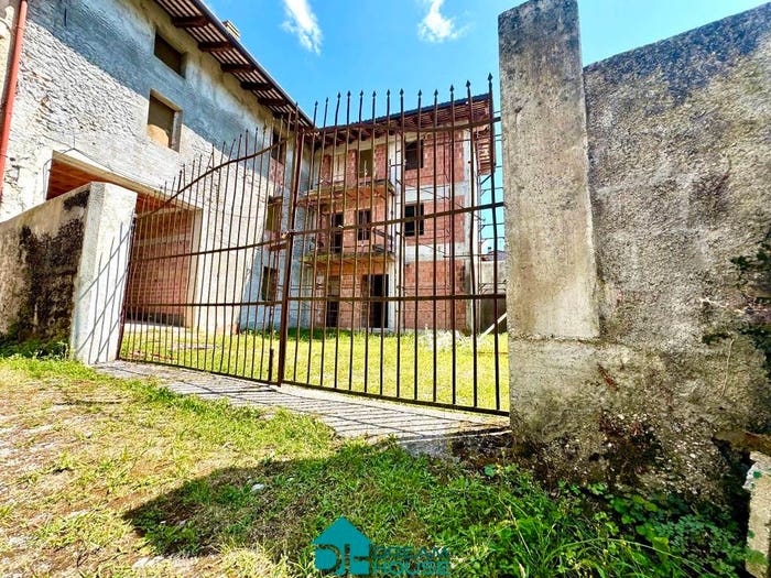 Casa con 6 locali in vendita in Via Armando Diaz, Centro, Mereto di Tomba