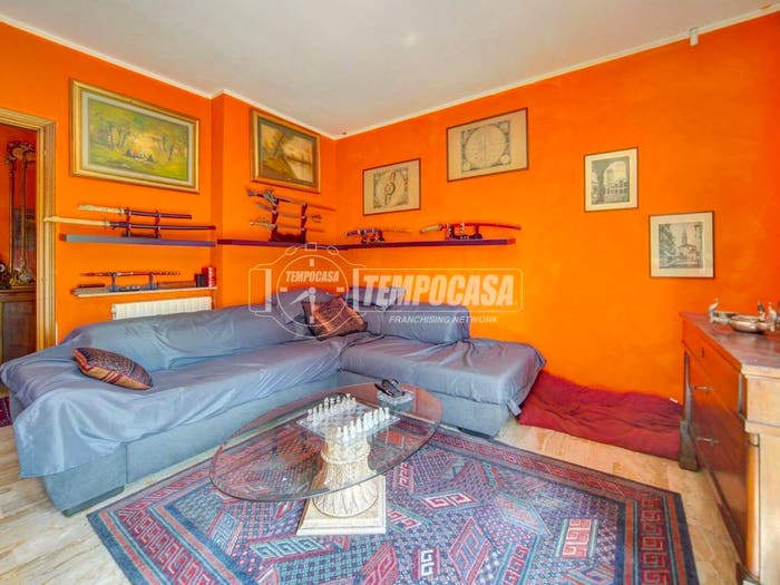 Appartamento trilocale in vendita in Via Isonzo, Buguggiate