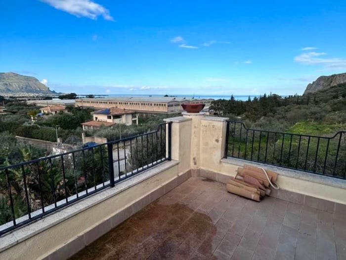 Casa con 6 locali in vendita in Via Donatello, Capaci