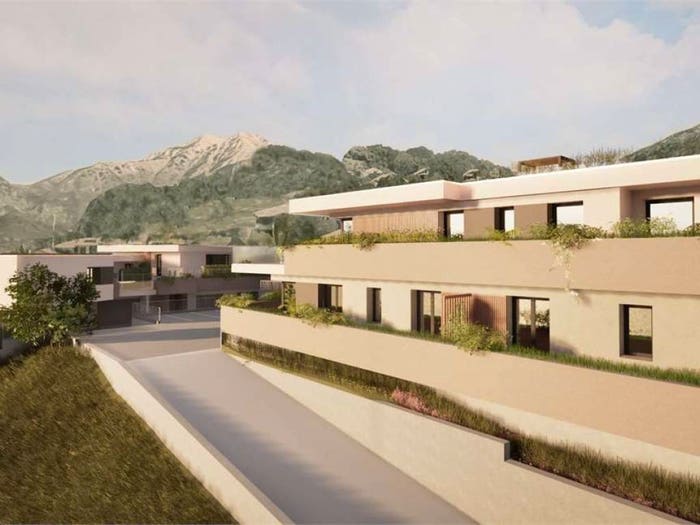 Appartamento trilocale in vendita in Via Como snc, Colle Brianza