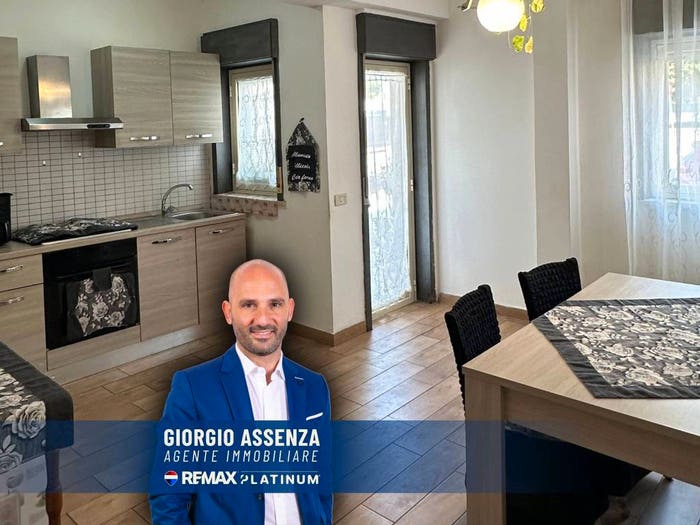 Appartamento con 5 locali in vendita in Via Giuseppe Fava, Floridia