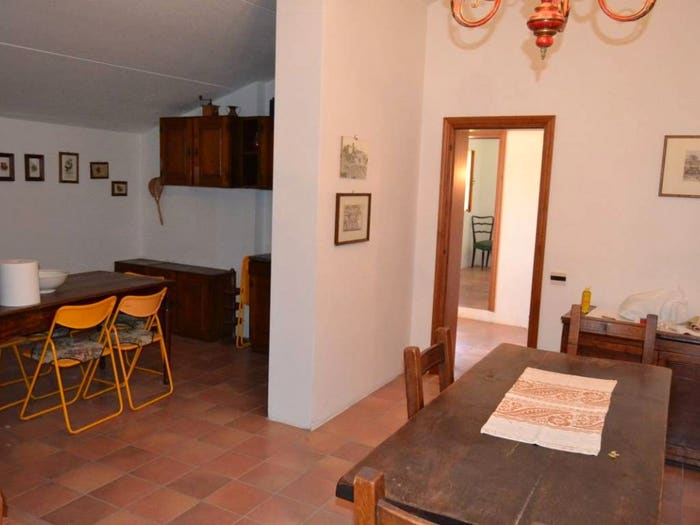 Casa con 6 locali in vendita in Montone