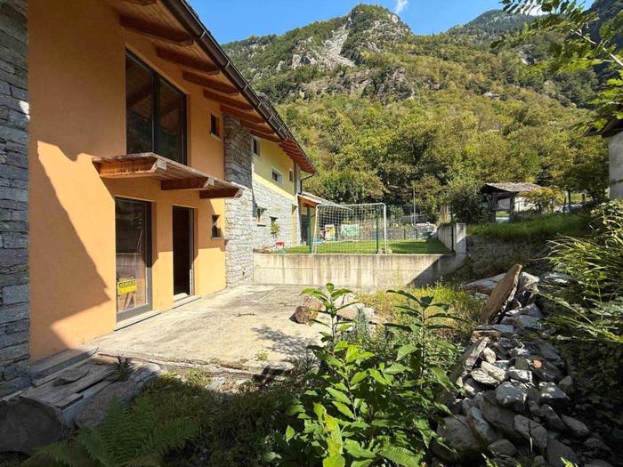 Casa quadrilocale in vendita in Via Case Foratti, Villa, Villa di Chiavenna