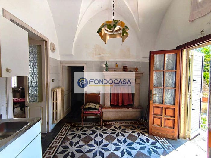 Casa con 6 locali in vendita in Via Guglielmo Marconi, Spongano