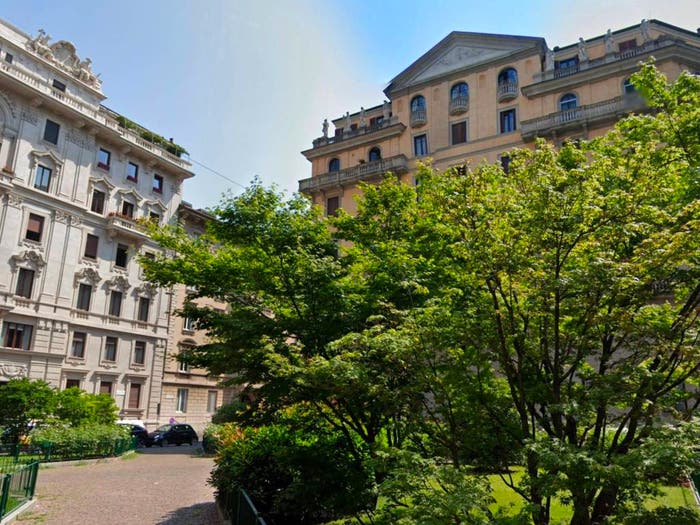 Appartamento quadrilocale in vendita in Piazza Eleonora Duse, Palestro, Milano