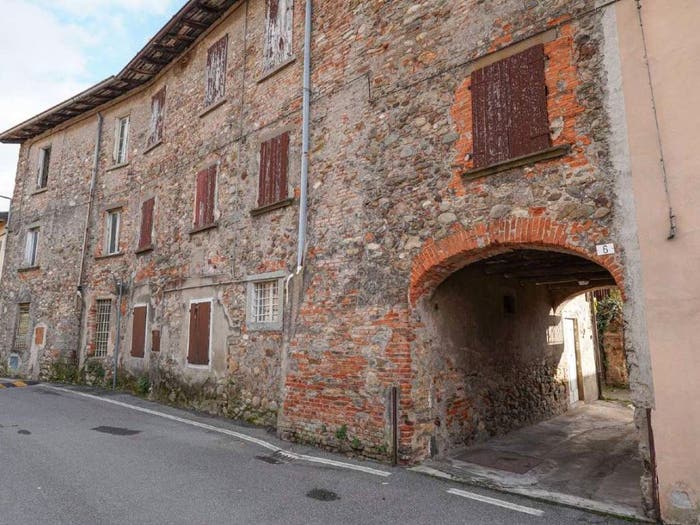 Casa con 6 locali in vendita in via dei Musicanti, Centro, Mapello