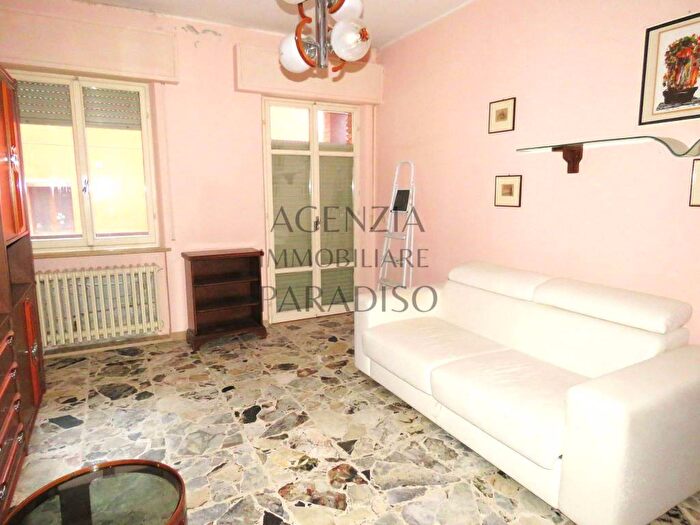 Appartamento trilocale in vendita in Via Cardinal Bessarione, Centro, Urbino