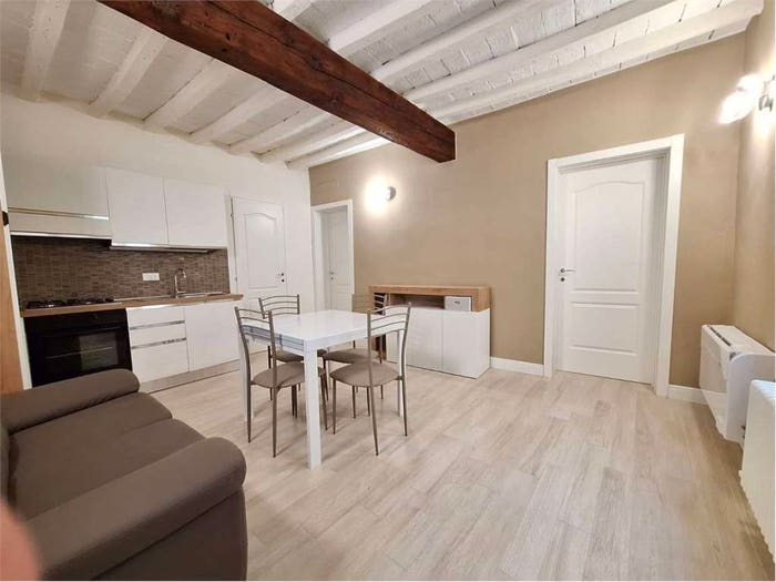 Appartamento trilocale in vendita in Vicolo Venezia, Centro Storico, Modena