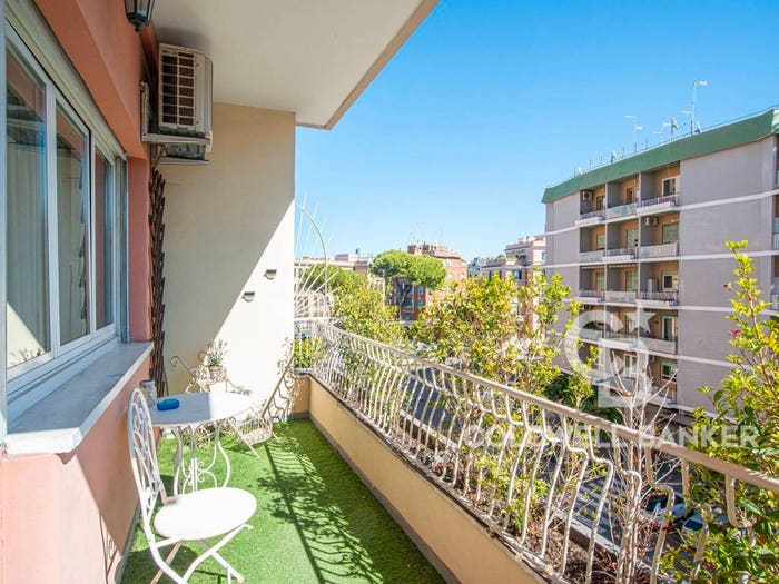 Appartamento con 6 locali in vendita in Via Pinerolo, Re di Roma, Roma