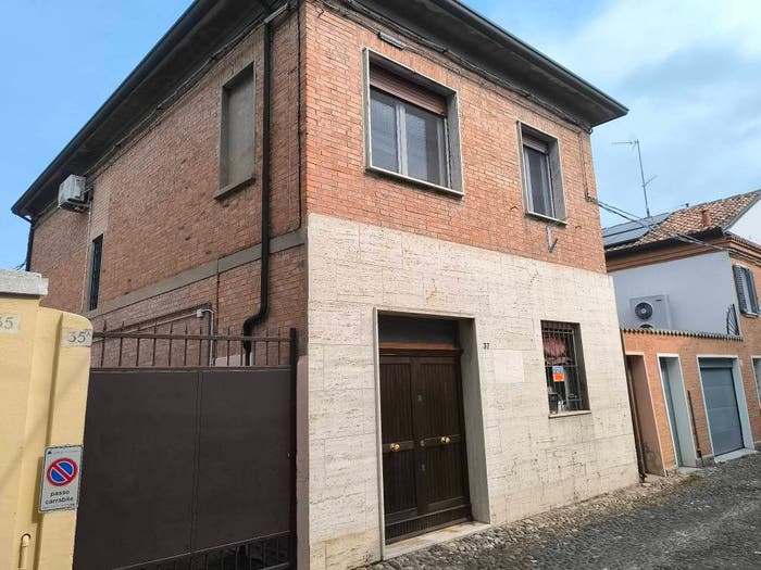 Casa quadrilocale in vendita in Via della Resistenza, Centro Storico, Ferrara