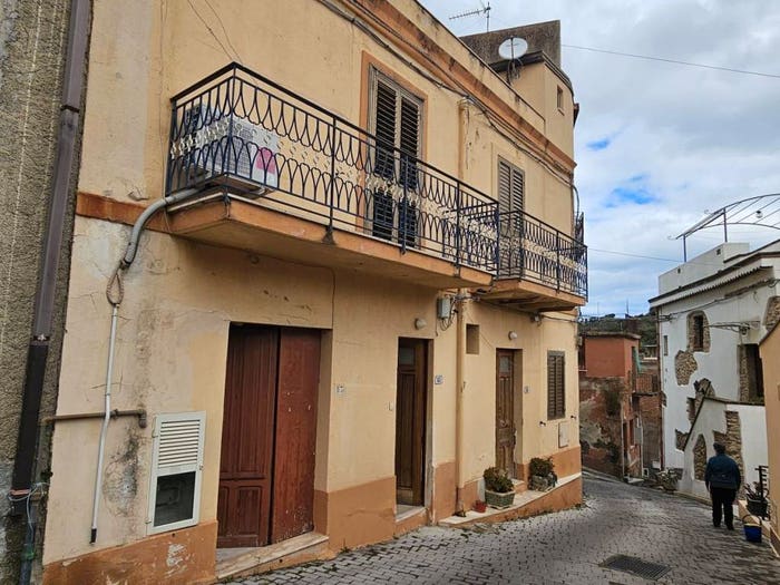 Appartamento con 6 locali in vendita in Via San Filippo, Rodì, Rodì Milici