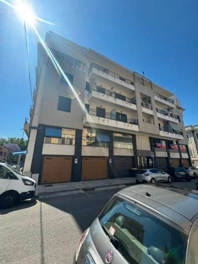 Appartamento quadrilocale in vendita in Via Lodi, Quartiere Lombardo, Messina