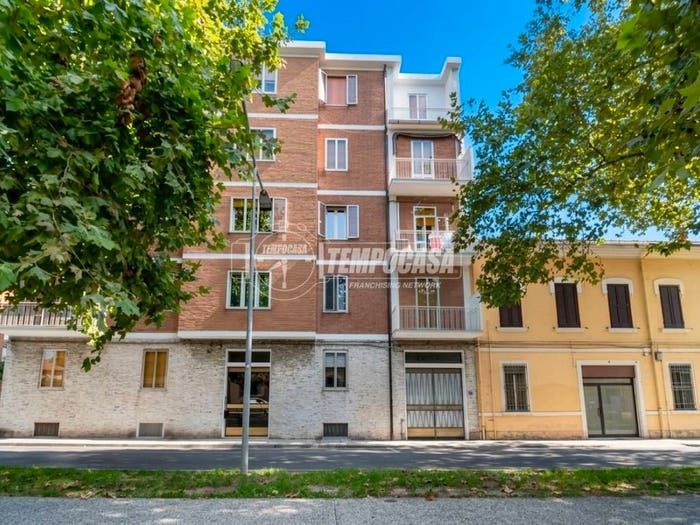 Appartamento quadrilocale in vendita in Corso Isonzo, San Paolo, Ferrara