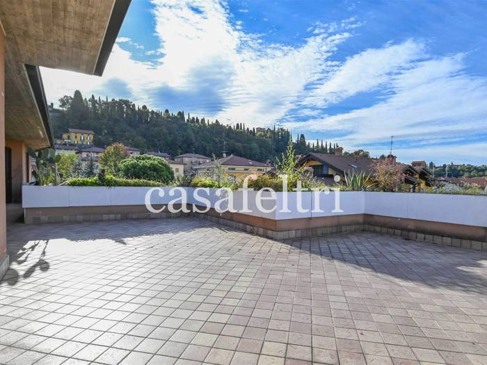 Casa quadrilocale in vendita in Via Quarenghi, Centro, Mozzo