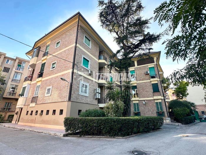 Appartamento con 5 locali in vendita in Via Amicangelo Ricci, Immacolata, Foggia