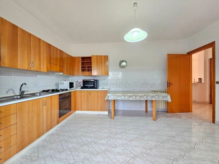 Appartamento con 6 locali in vendita in Via Roma, Montecilfone