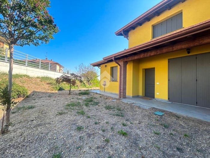 Casa con 5 locali in vendita in Via Fratelli Cervi, Centro, Castell'Arquato