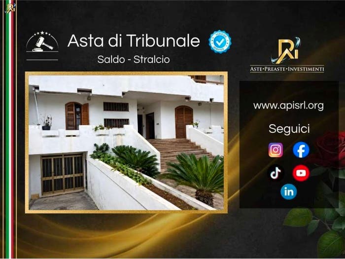 Casa con 6 locali in vendita in Via Magna Grecia, Martano