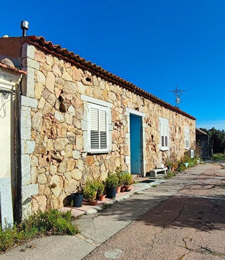 Casa con 5 locali in vendita in Via Belvedere N, Padru