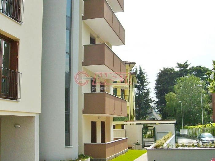 Appartamento trilocale in vendita in VIA CORTISELLA, Castello, Lecco