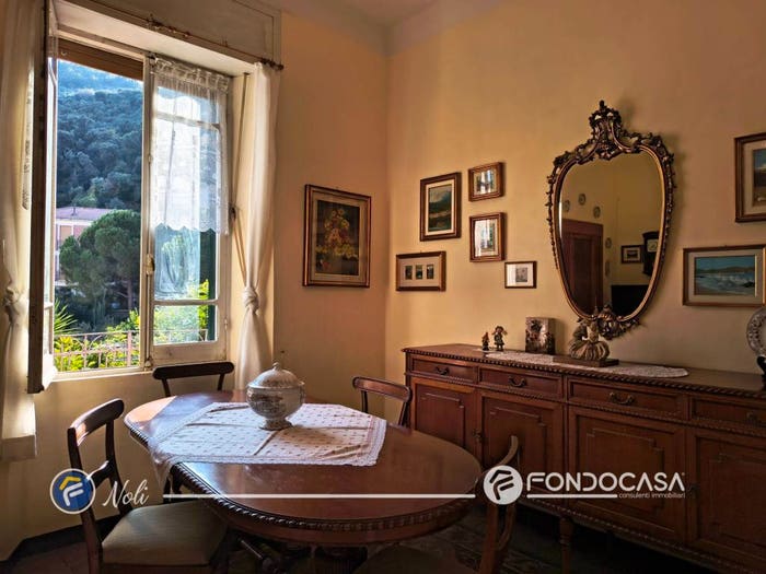 Appartamento quadrilocale in vendita in Via Monastero, Centro, Noli