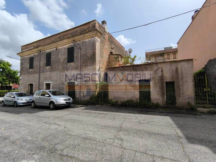 Appartamento con 6 locali in vendita in Via Madonna Delle Grazie, Centro, Capena
