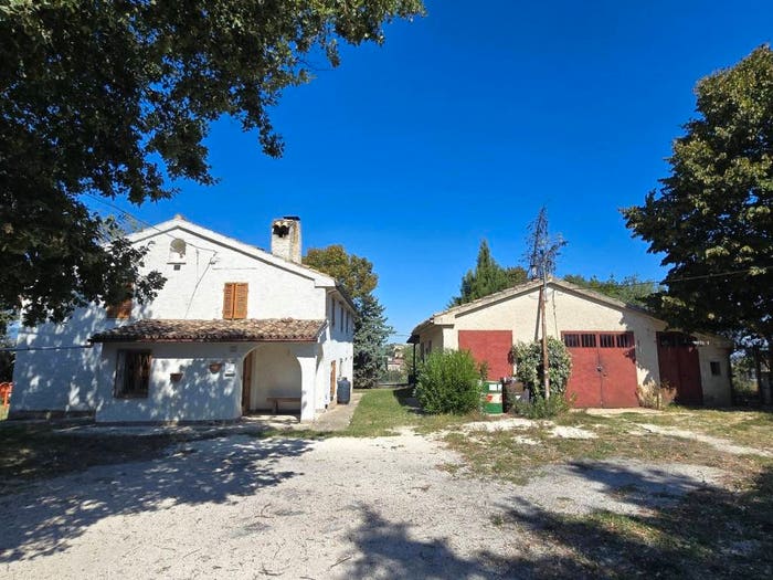 Casa con 6 locali in vendita in Contrada Morazzano, Pollenza