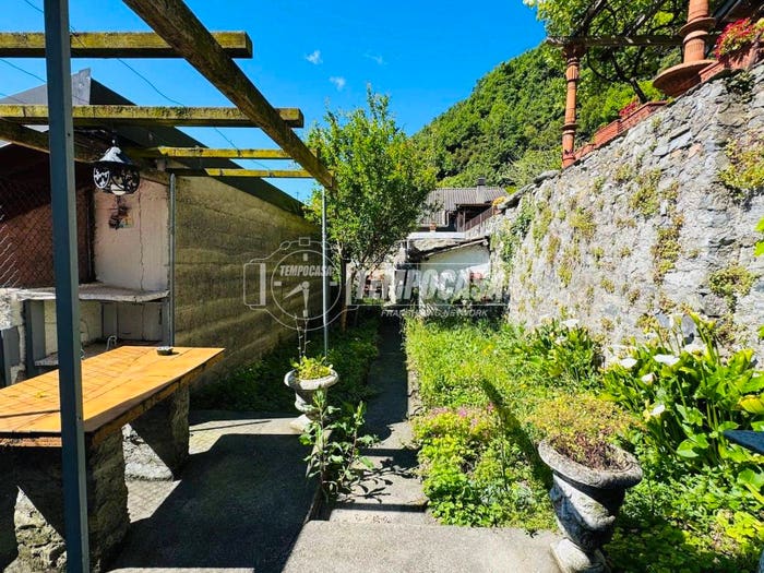 Appartamento trilocale in vendita in Via ai Monti, Laglio