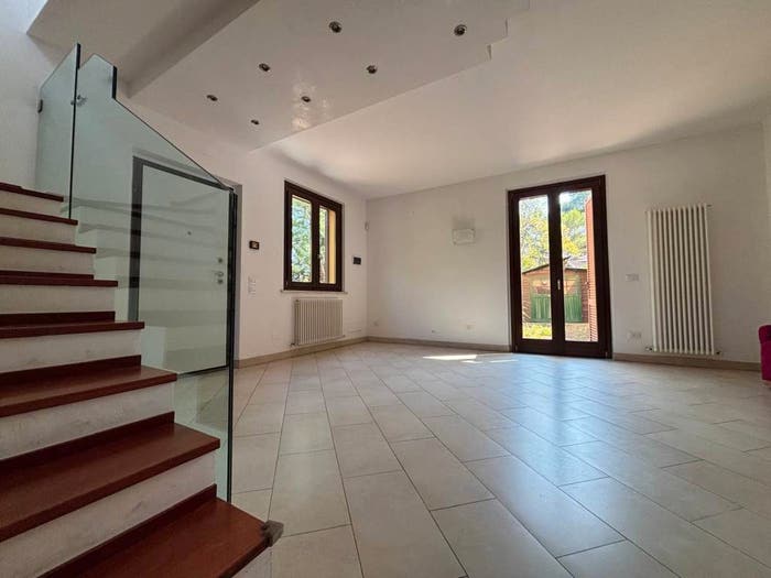 Casa con 6 locali in vendita in Strada Vecchia del Pinocchio, Q, Ancona