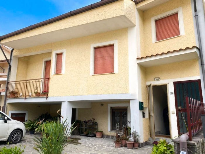 Appartamento trilocale in vendita in Via Roma, Centro, Torre Orsaia
