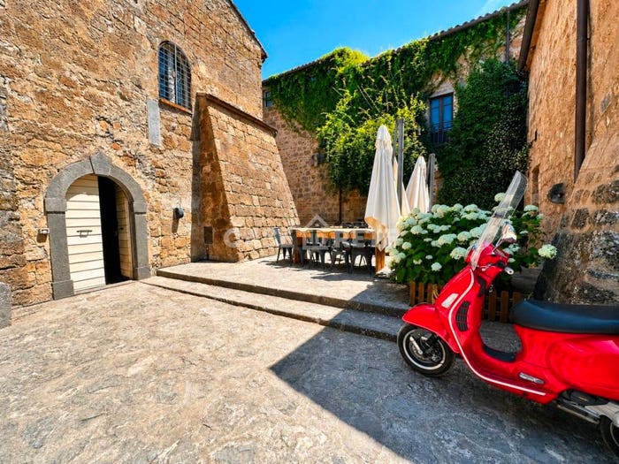 Appartamento quadrilocale in vendita in VIA SANTA MARIA DEL CASSERO, Bagnoregio