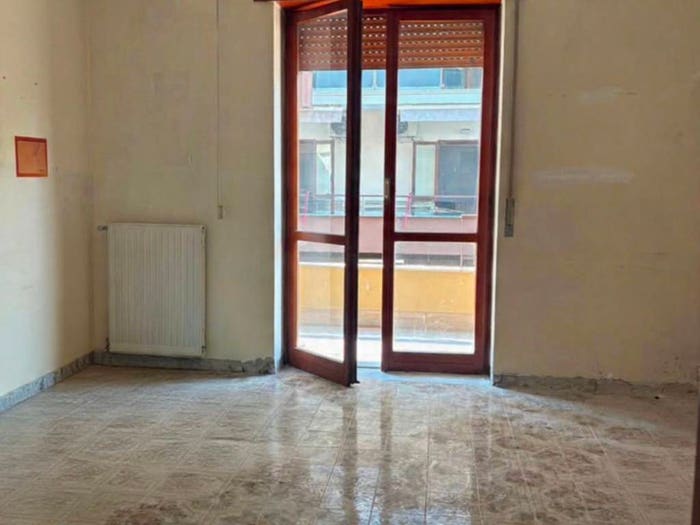 Appartamento trilocale in vendita in Via Rimini, Arzano
