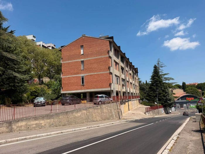 Appartamento con 5 locali in vendita in Viale di Montegrillo, Montegrillo, Perugia