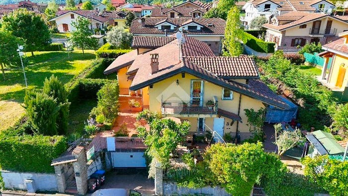 Casa trilocale in vendita in Via petrarca, Giaveno